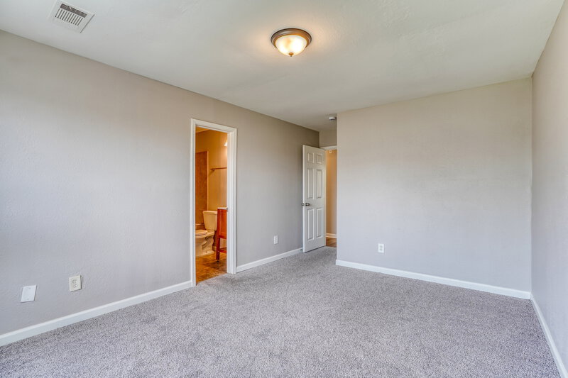 1,715/Mo, 7423 Village Lake Dr Cypress, TX 77433 Main Bedroom View 2