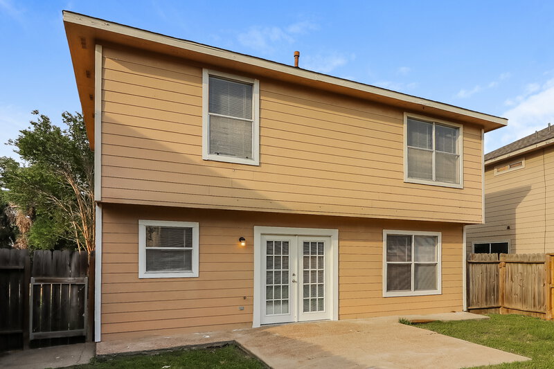 1,790/Mo, 7423 Village Lake Dr Cypress, TX 77433 Rear View