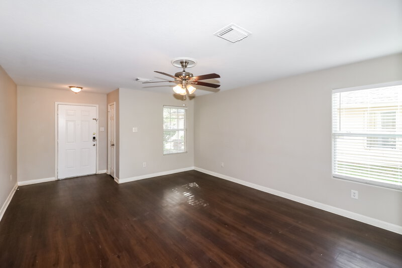 1,915/Mo, 7510 American Holly Ct Cypress, TX 77433 Living Room View
