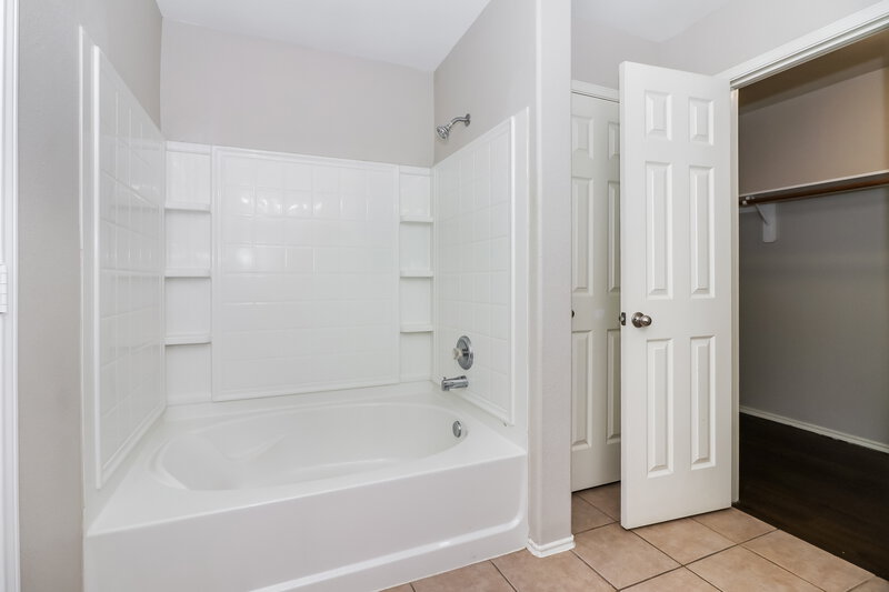 1,915/Mo, 7510 American Holly Ct Cypress, TX 77433 Main Bathroom View 2