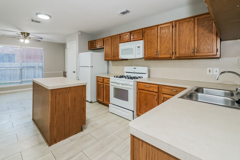 1,755/Mo, 9423 Bayou Bluff Dr Spring, TX 77379 Kitchen View 2