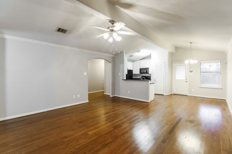 1,810/Mo, 28946 Village Creek Loop Spring, TX 77386 Living Room View 2