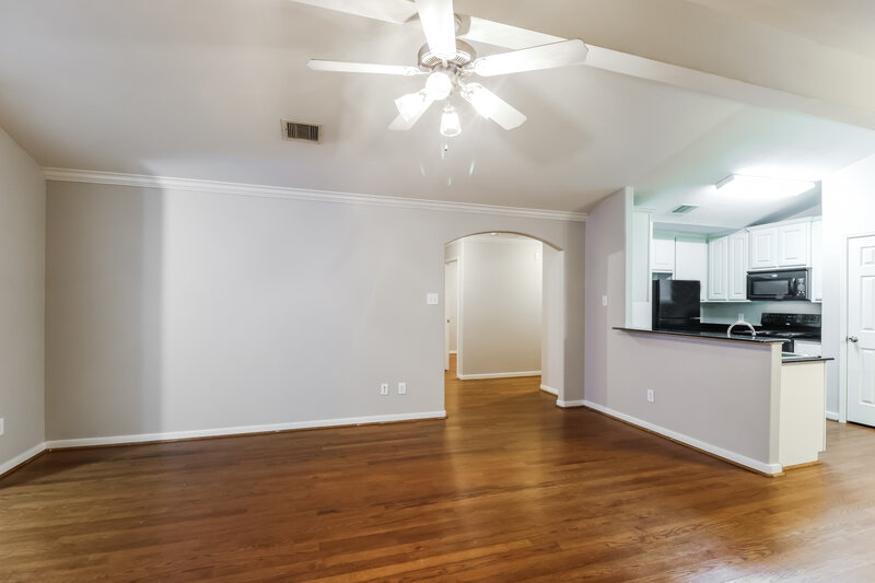 1,810/Mo, 28946 Village Creek Loop Spring, TX 77386 Living Room View 3