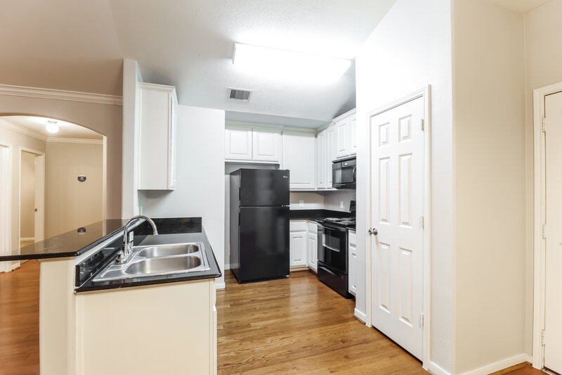 1,810/Mo, 28946 Village Creek Loop Spring, TX 77386 Kitchen View 2