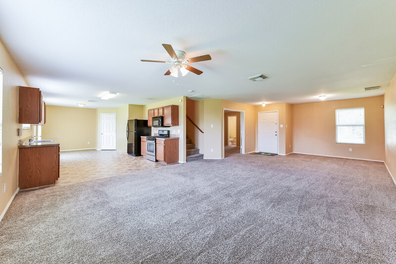 2,390/Mo, 7906 Ashland Springs Ln Cypress, TX 77433 Livingroom View