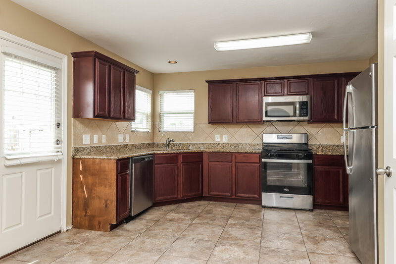 2,215/Mo, 11411 Chelsea Oak St Houston, TX 77065 Kitchen View