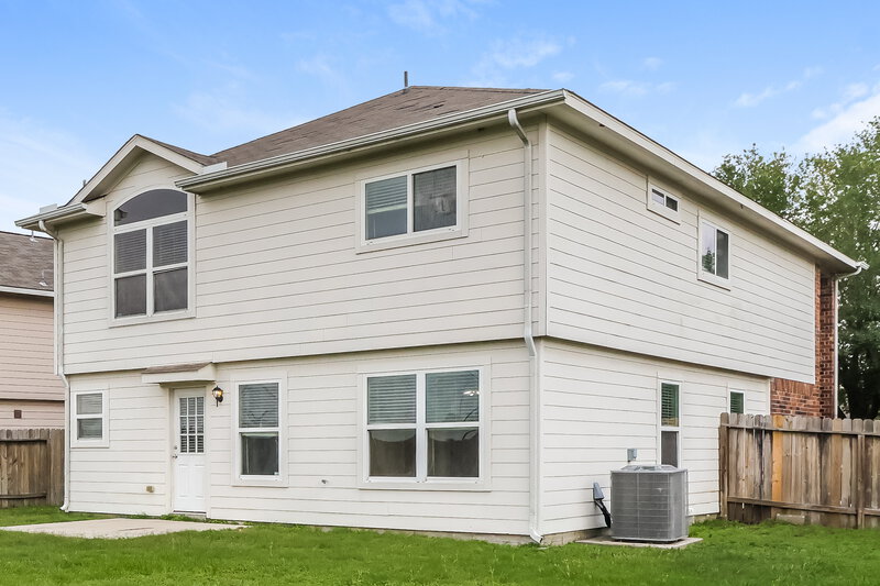 2,215/Mo, 11411 Chelsea Oak St Houston, TX 77065 Rear View