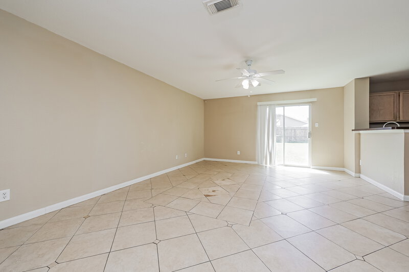 1,885/Mo, 12718 Blue Timbers Ct Houston, TX 77044 Dining Room View