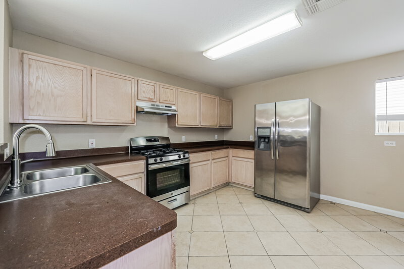 1,885/Mo, 12718 Blue Timbers Ct Houston, TX 77044 Kitchen View