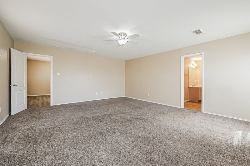 1,885/Mo, 12718 Blue Timbers Ct Houston, TX 77044 Main Bedroom View