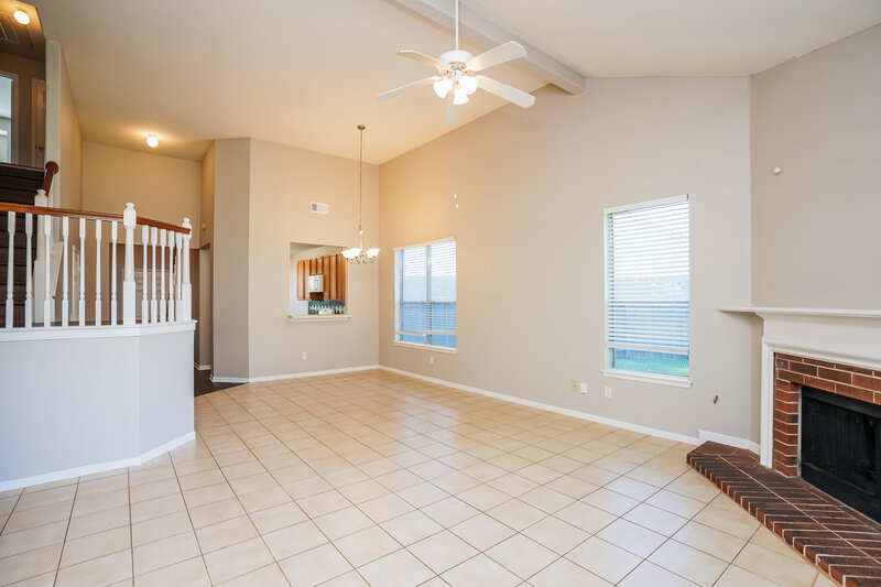 1,865/Mo, 20126 Rolling Hills Ln Katy, TX 77449 Living Room View 2