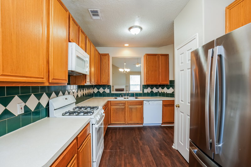 1,865/Mo, 20126 Rolling Hills Ln Katy, TX 77449 Kitchen View 2