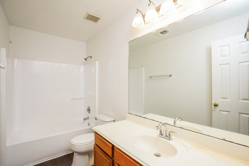 1,865/Mo, 20126 Rolling Hills Ln Katy, TX 77449 Bathroom View