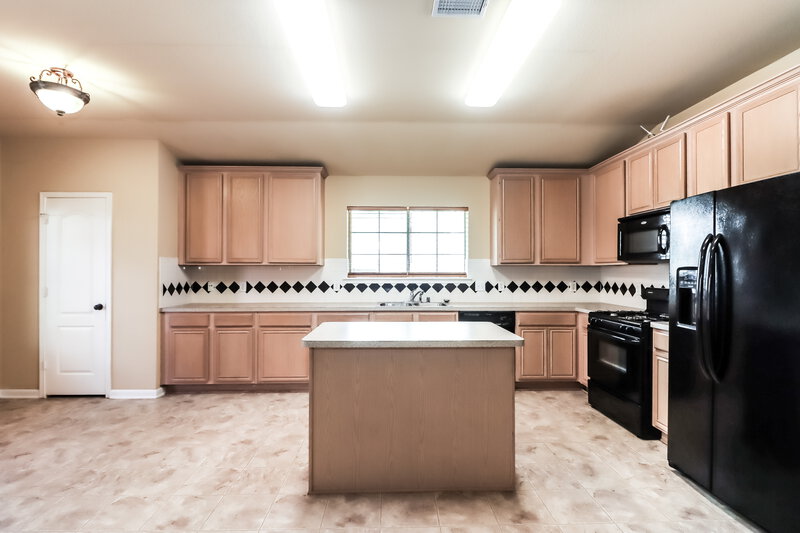2,215/Mo, 2907 Crestbrook Bend Ln Katy, TX 77449 Kitchen View 2