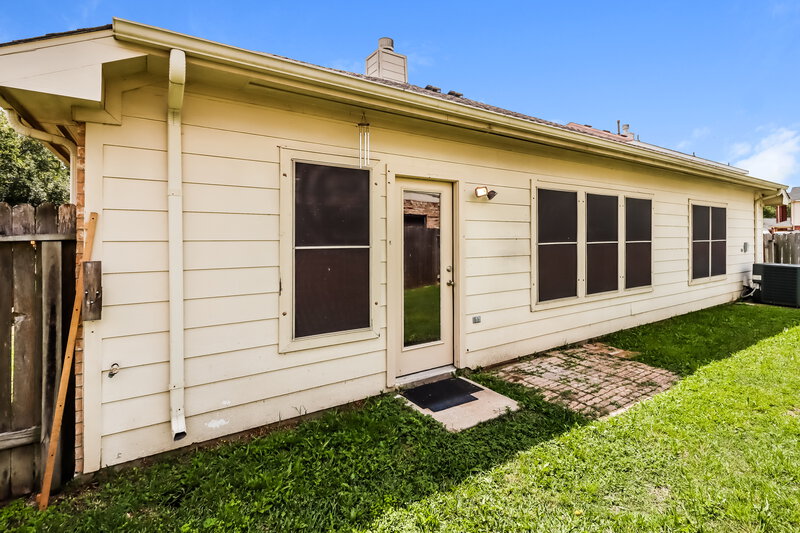 2,215/Mo, 2907 Crestbrook Bend Ln Katy, TX 77449 Rear View 2
