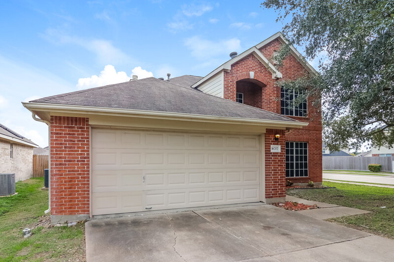 2,320/Mo, 16707 Great Oaks Glen Dr Houston, TX 77083 Front View