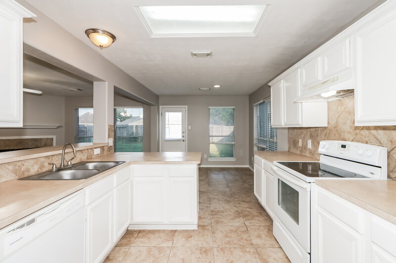 2,195/Mo, 16707 Great Oaks Glen Dr Houston, TX 77083 Misc View 6