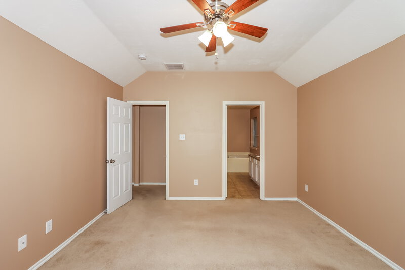 2,320/Mo, 16707 Great Oaks Glen Dr Houston, TX 77083 Main Bedroom View 2