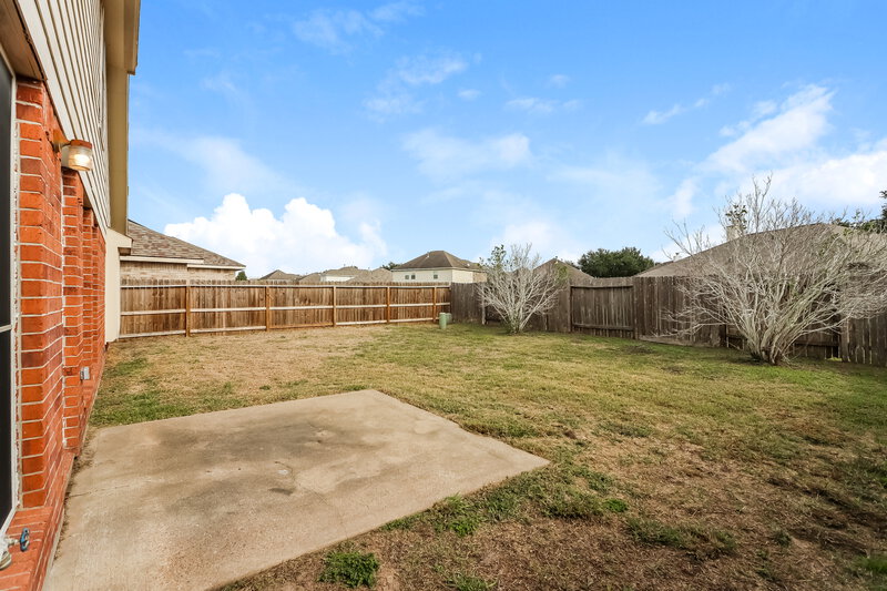 2,320/Mo, 16707 Great Oaks Glen Dr Houston, TX 77083 Rear View