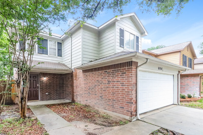 1,970/Mo, 6914 Bayou Crest Dr Houston, TX 77088 Front View