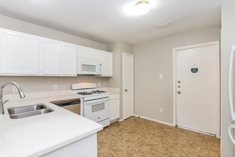 1,970/Mo, 6914 Bayou Crest Dr Houston, TX 77088 Kitchen View