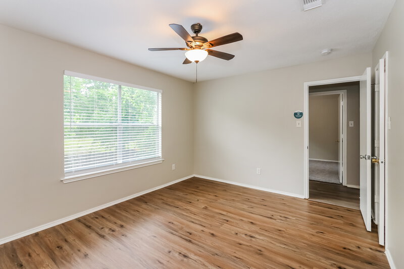 1,970/Mo, 6914 Bayou Crest Dr Houston, TX 77088 Main Bedroom View 2