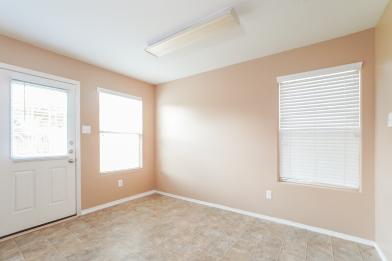 1,780/Mo, 706 Harpswell Ln Houston, TX 77073 Breakfast Nook View