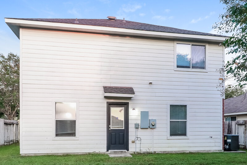 1,765/Mo, 20150 Deerbrook Park Blvd Humble, TX 77338 Rear View