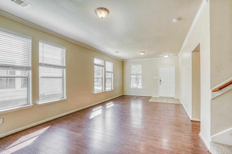 1,780/Mo, 8131 Barnes Ridge Ln Houston, TX 77072 Living Room View 2