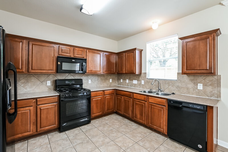 1,840/Mo, 8131 Barnes Ridge Ln Houston, TX 77072 Kitchen View