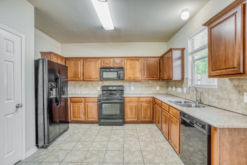 1,780/Mo, 8131 Barnes Ridge Ln Houston, TX 77072 Kitchen View