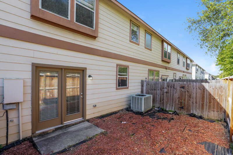 1,780/Mo, 8131 Barnes Ridge Ln Houston, TX 77072 Rear View