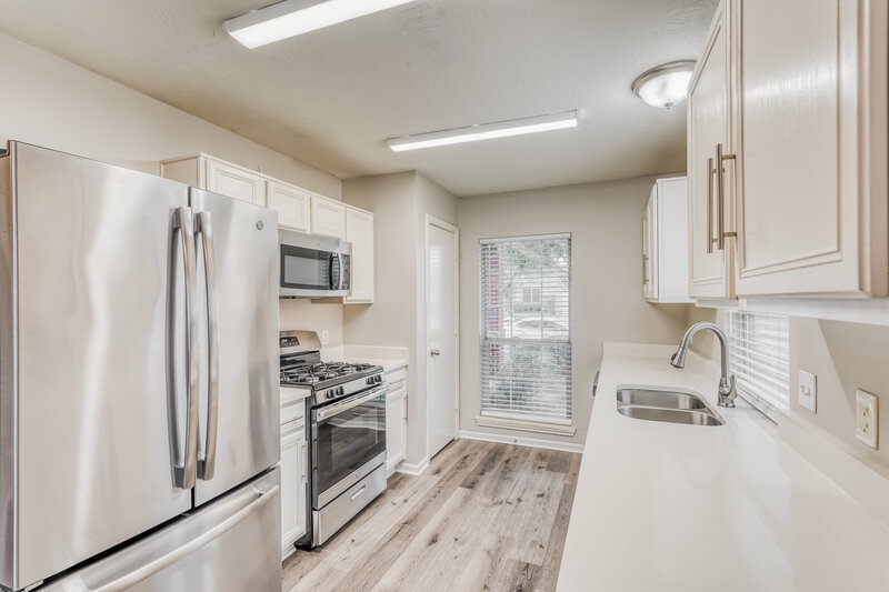 1,870/Mo, 3943 Teal Vista Ct Fresno, TX 77545 Kitchen View