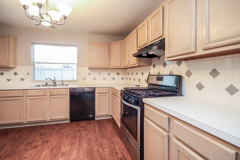 2,405/Mo, 5927 Kelly Mill Ln Humble, TX 77346 Kitchen View 2