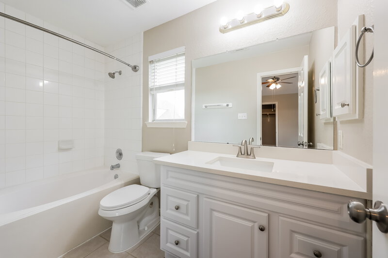 1,765/Mo, 24030 Rockygate Dr Spring, TX 77373 Main Bathroom View