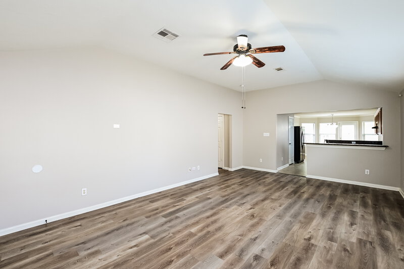 1,635/Mo, 10743 Jordan Heights Dr Houston, TX 77016 Living Room View