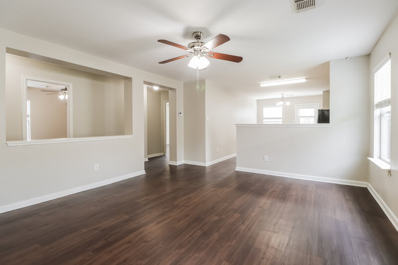 1,655/Mo, 21030 Brannon Hill Ln Humble, TX 77338 Living Room View