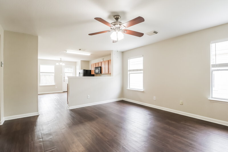 1,655/Mo, 21030 Brannon Hill Ln Humble, TX 77338 Living Room View 2