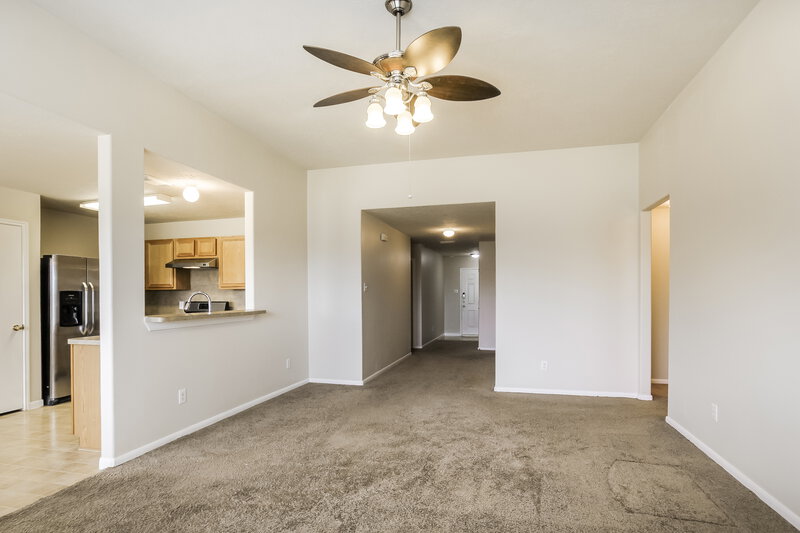 1,810/Mo, 415 Thornwilde Park Ln Houston, TX 77073 Living Room View 2