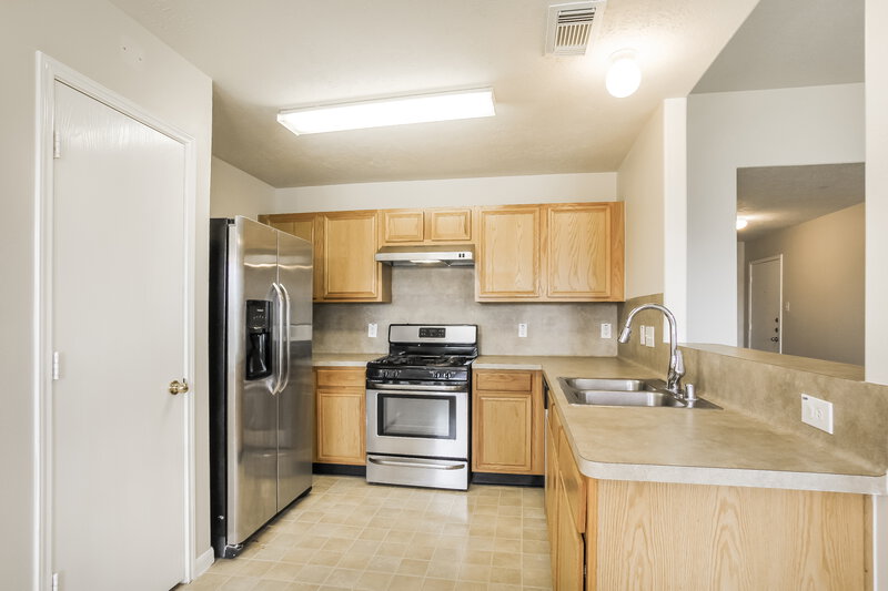 1,810/Mo, 415 Thornwilde Park Ln Houston, TX 77073 Kitchen View