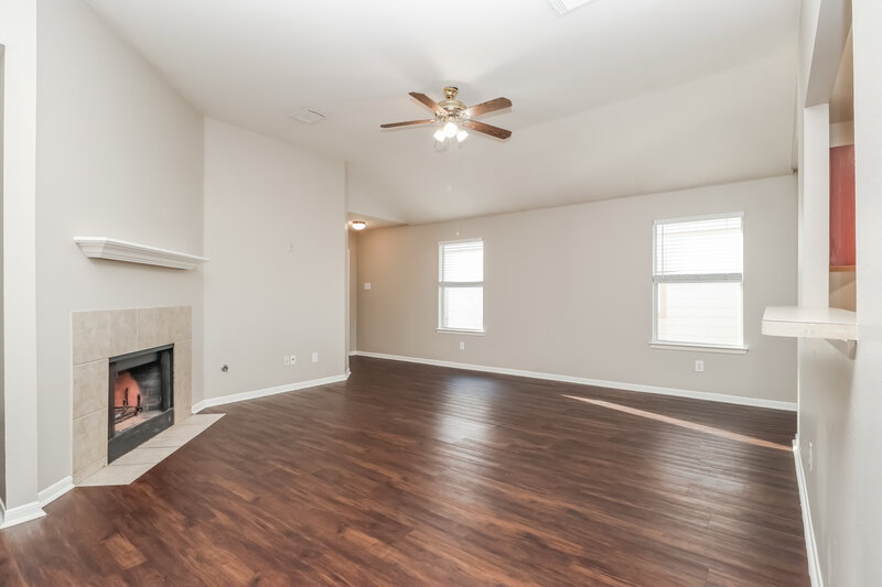 1,860/Mo, 16207 Imperial Forest Ln Houston, TX 77073 Living Room View 3