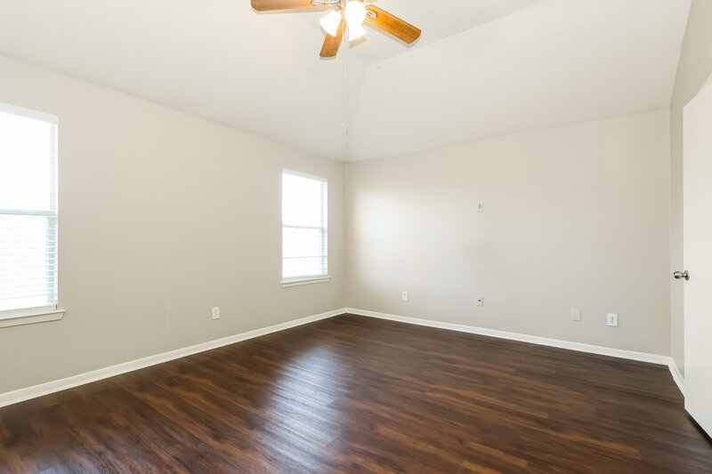 1,760/Mo, 16207 Imperial Forest Ln Houston, TX 77073 Main Bedroom View