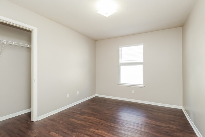 1,860/Mo, 16207 Imperial Forest Ln Houston, TX 77073 Bedroom View 2