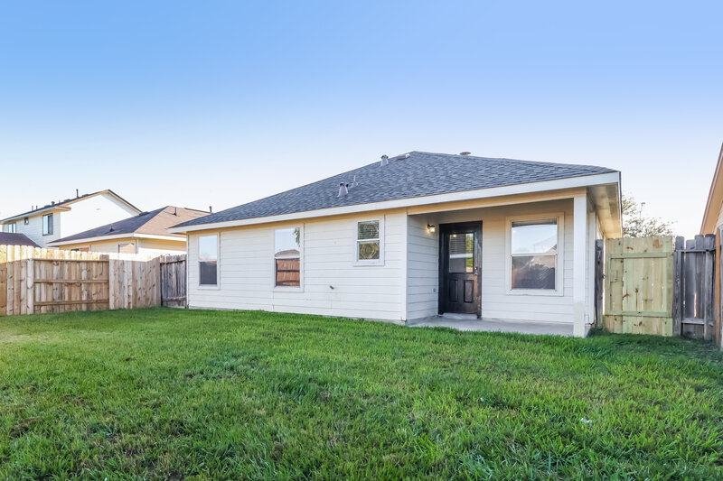 1,860/Mo, 16207 Imperial Forest Ln Houston, TX 77073 Rear View