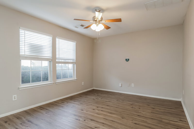 1,430/Mo, 1139 Verde Trails Dr Houston, TX 77073 Living Room View 2