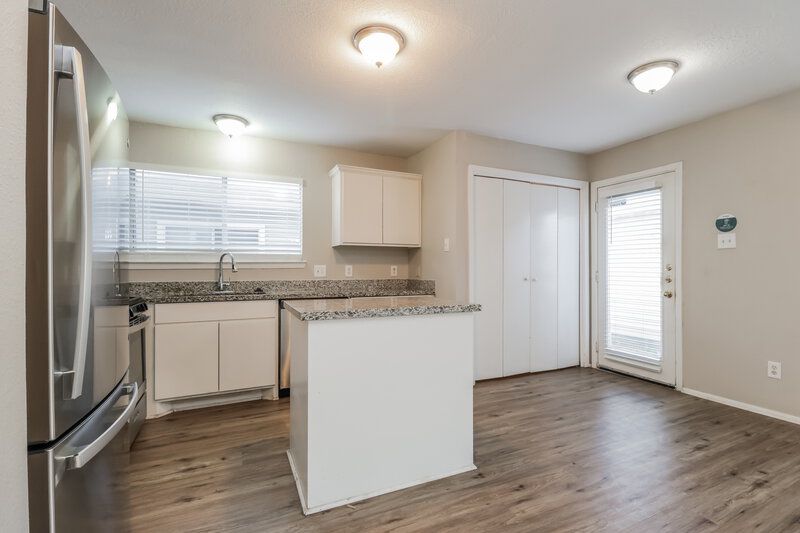 1,430/Mo, 1139 Verde Trails Dr Houston, TX 77073 Kitchen View 2