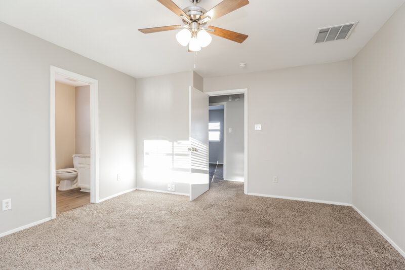 1,430/Mo, 1139 Verde Trails Dr Houston, TX 77073 Main Bedroom View