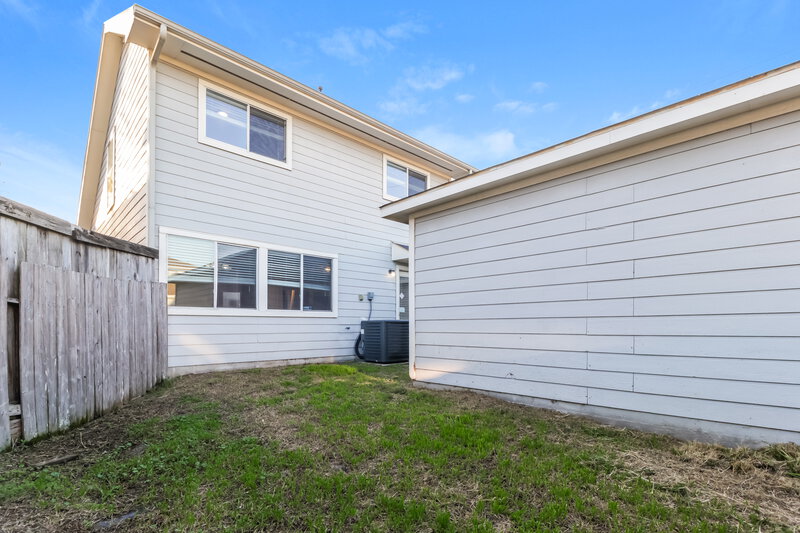 1,430/Mo, 1139 Verde Trails Dr Houston, TX 77073 Rear View