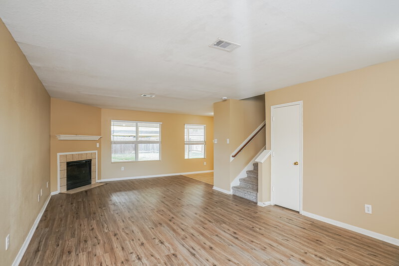 1,670/Mo, 1127 Laurel Chase Trl Houston, TX 77073 Living Room View 2