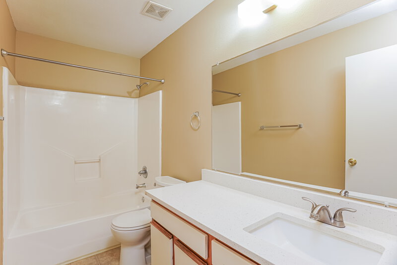 1,670/Mo, 1127 Laurel Chase Trl Houston, TX 77073 Bathroom View